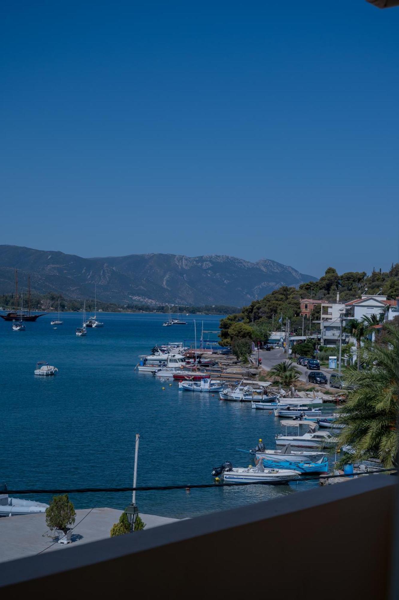 Theano Hotel Poros Town Exterior foto